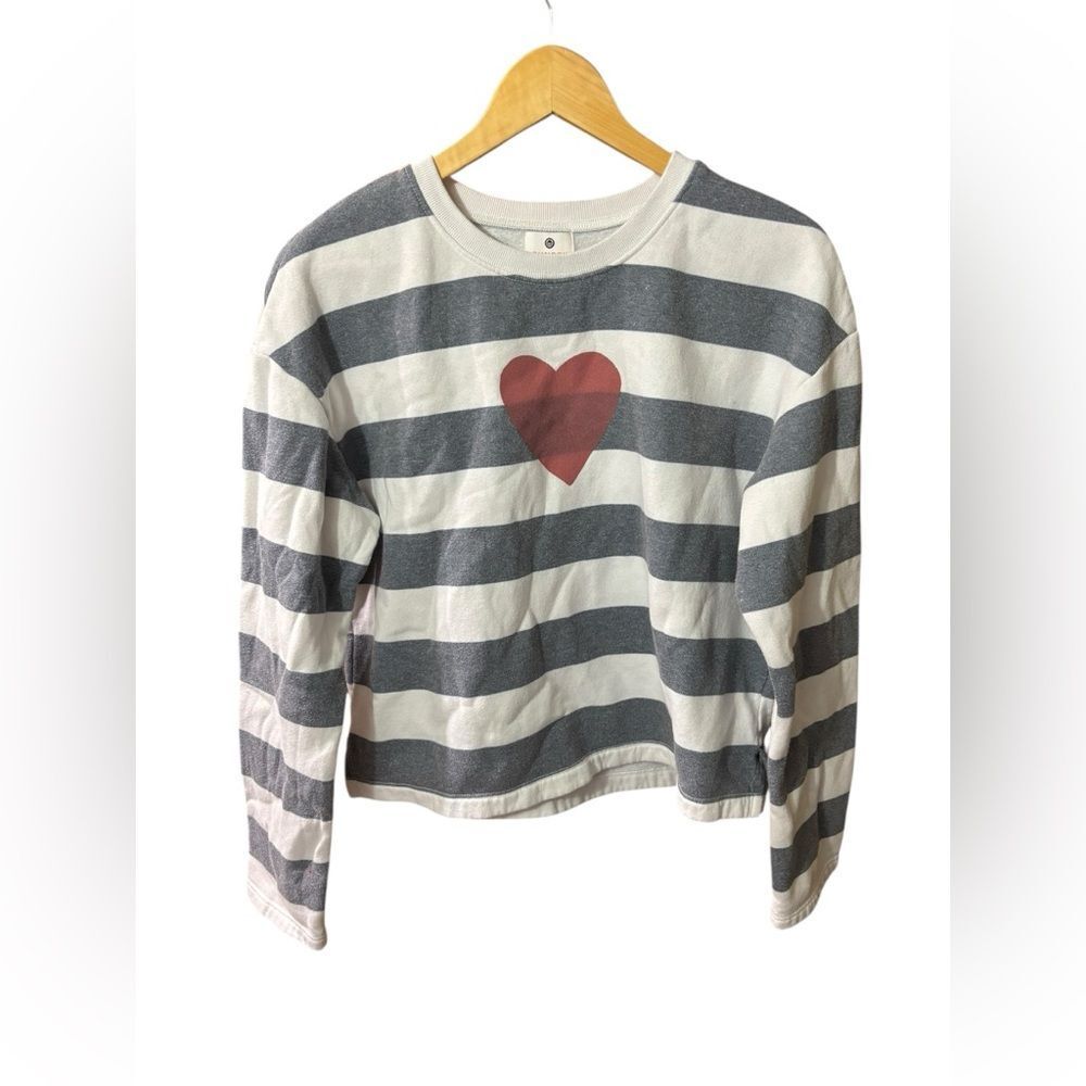 Striped Heart Graphic Cropped Sweatshirt - Gray & Cream